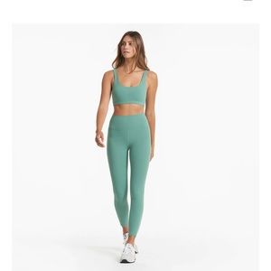 Vuori studio pocket leggings